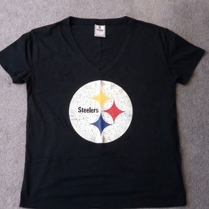 Women's PINK Pittsburgh Steelers shirt